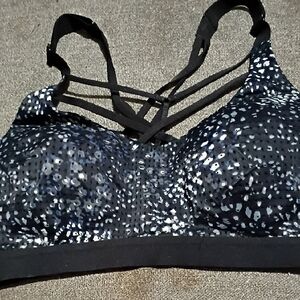 Victoria's Secret Black and White Patterned Bra-706144